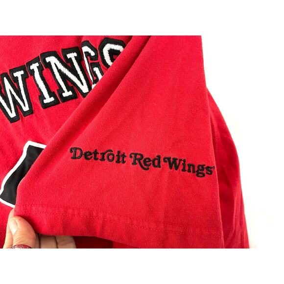 VTG Detroit Red Wings Embroidered NHL Shirt LARGE 1990's Lee Sport - Picture 7 of 16